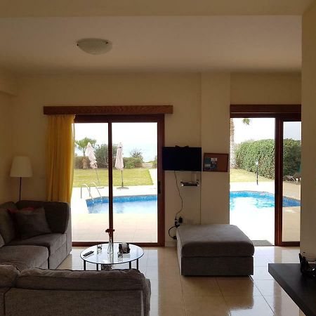 Olgas Villa Agia Marina  Extérieur photo
