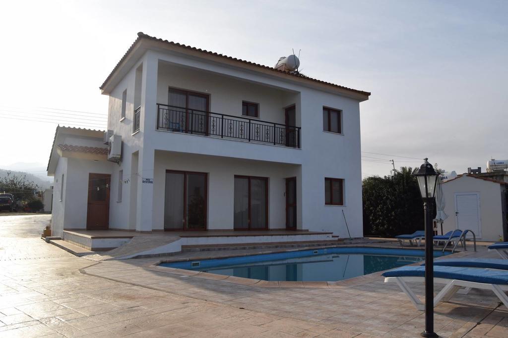 Olgas Villa Agia Marina  Chambre photo